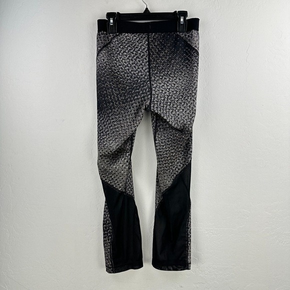 Nike Pro Hypercool Capri Leggings Womens M Gray Black Yoga‎ Stretch Athleisure - Picture 2 of 9